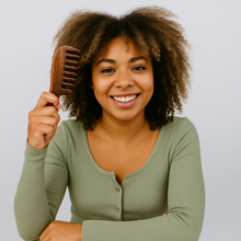 Peigne Large en Bois Naturel – Démêlage Doux & Soin du Cuir Chevelu